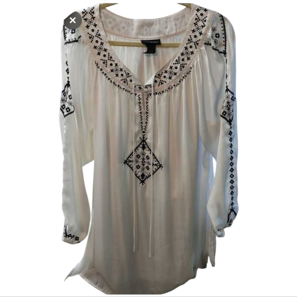 Lane Bryant Embroidered Peasant Blouse Size 26/28 NWOT